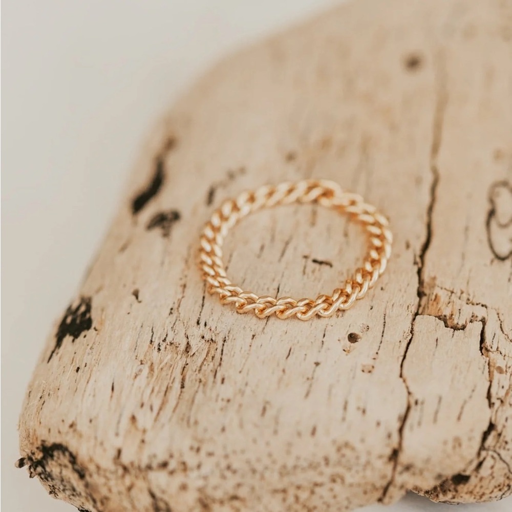 Hello Adorn Dani Chain Ring